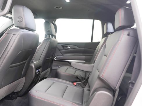 Used 2026 Chevrolet Traverse Z71 AWD/4WD image 16