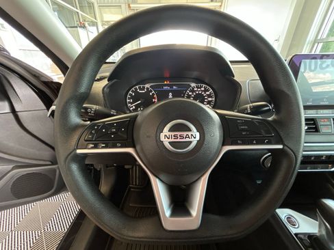 Used 2022 Nissan Altima 2.5 SV FWD image 19