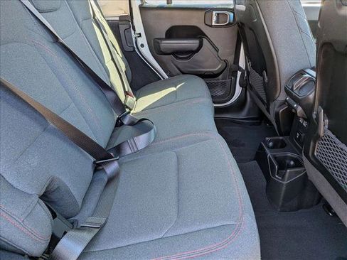 Used 2025 Jeep Wrangler Rubicon image 20