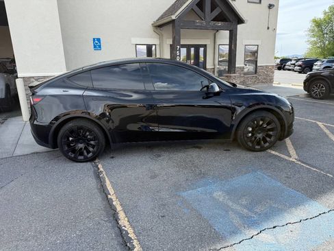 Used 2021 Tesla Model Y Long Range AWD/4WD image 8