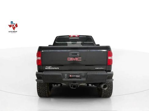 Used 2018 GMC Sierra 2500 Denali w/ Duramax Plus Package AWD/4WD image 8