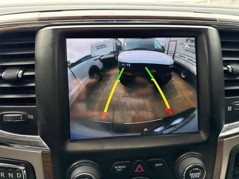 Used 2018 RAM 1500 Laramie w/ Convenience Group AWD/4WD image 9