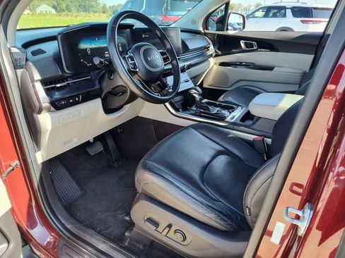 Used 2022 Kia Carnival SX Prestige image 2