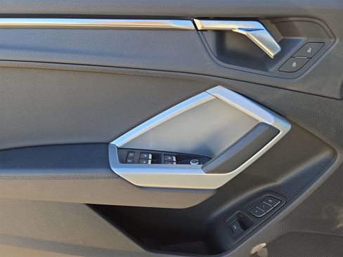 Used 2024 Audi Q3 2.0T Premium image 15