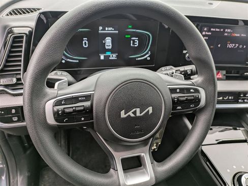 Used 2023 Kia Sportage LX image 17