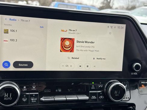 Used 2023 Toyota Highlander Limited image 37