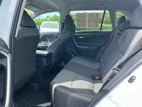 Used 2025 Toyota RAV4 XLE FWD image 18