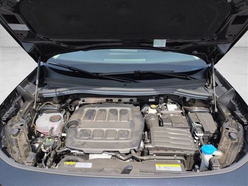 Used 2025 Volkswagen Tiguan SE FWD image 25