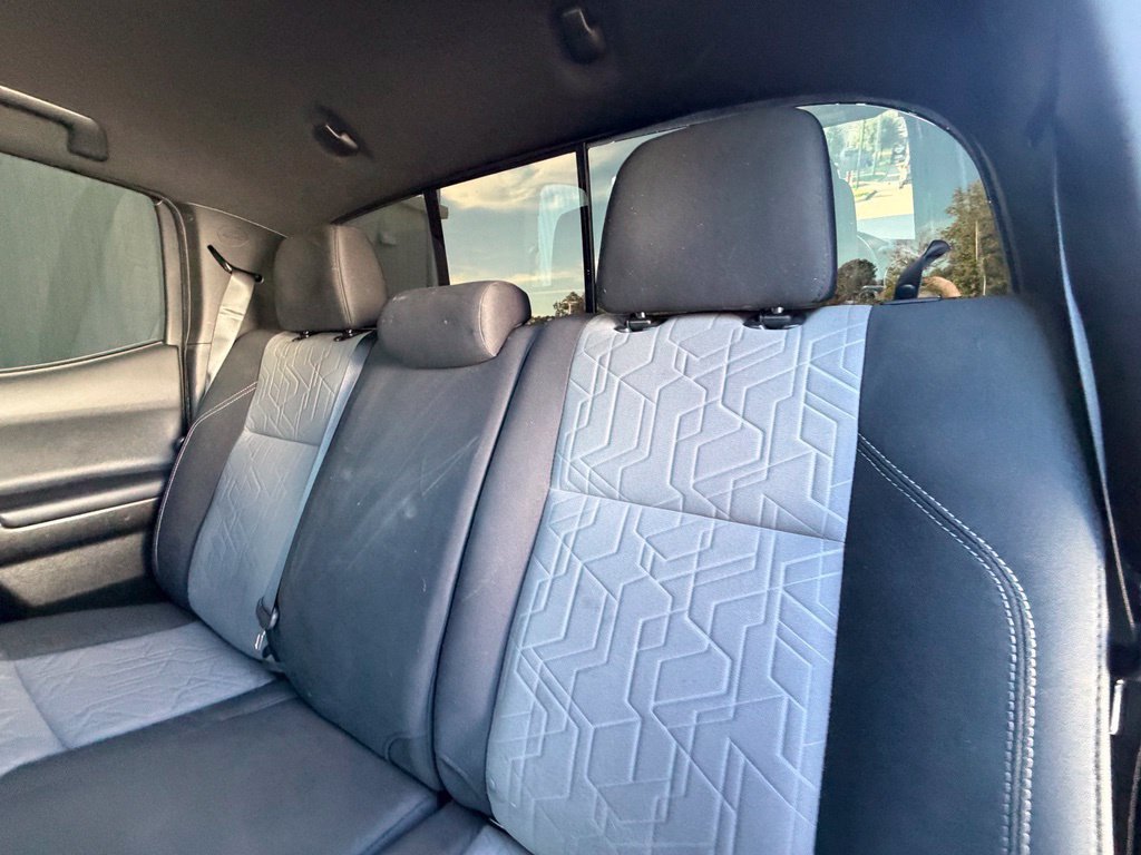 Used 2022 Toyota Tacoma TRD Sport AWD/4WD image 23