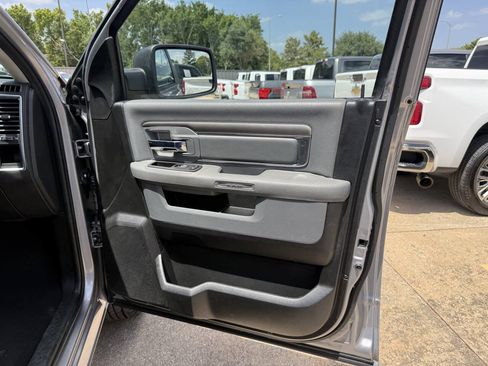 Used 2019 RAM 1500 Big Horn RWD image 11