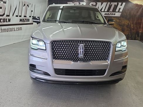 Used 2023 Lincoln Navigator Reserve AWD/4WD image 17