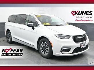 Used 2023 Chrysler Pacifica Limited FWD video 1