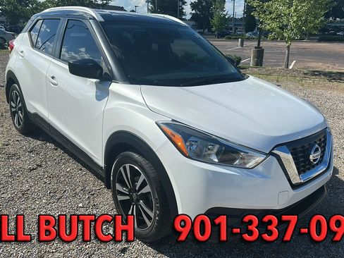 Used 2019 Nissan Kicks SV FWD image 4