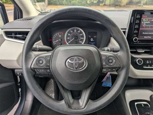 Certified 2021 Toyota Corolla LE image 28
