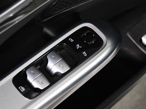 Used 2024 Mercedes-Benz E 350 4MATIC Sedan image 21