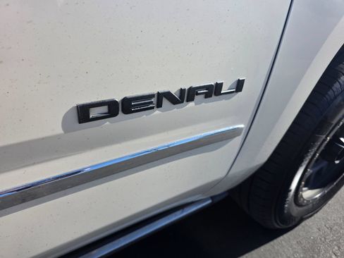 Used 2015 GMC Yukon XL Denali w/ Touring Package AWD/4WD image 5