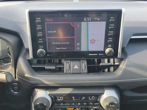Used 2019 Toyota RAV4 Limited FWD image 14