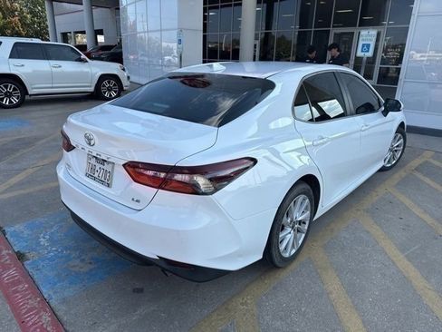 Used 2021 Toyota Camry LE w/ Carpet Mat Package (TMS) image 8