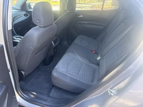 Used 2018 Chevrolet Equinox LT image 18