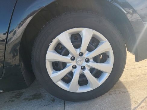 Used 2023 Toyota Corolla LE image 11