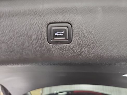 Used 2020 Buick Enclave Essence w/ Sound and Sites Package AWD/4WD image 13