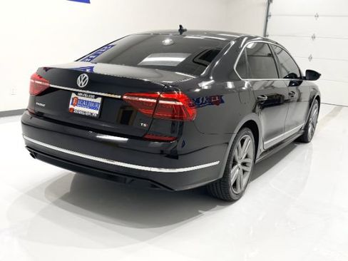 Used 2017 Volkswagen Passat 1.8T R-Line FWD image 8