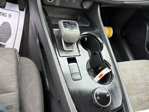 Used 2023 Nissan Rogue SV image 25