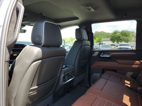 New 2026 GMC Sierra 3500 Denali Ultimate AWD/4WD image 11