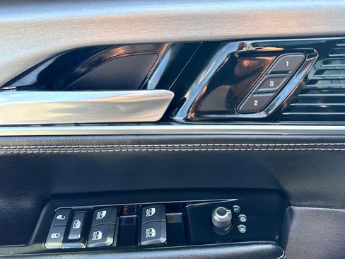 Used 2024 Jeep Wagoneer Series II AWD/4WD image 18
