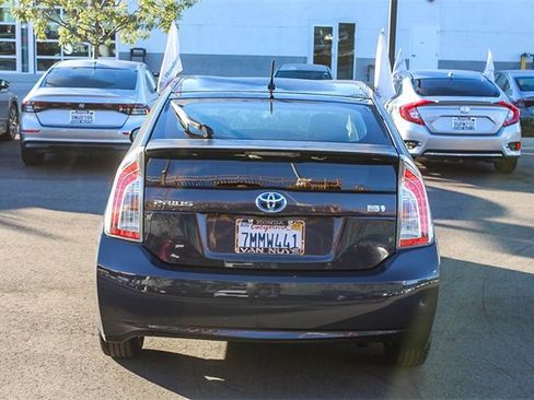 Used 2015 Toyota Prius Two image 6