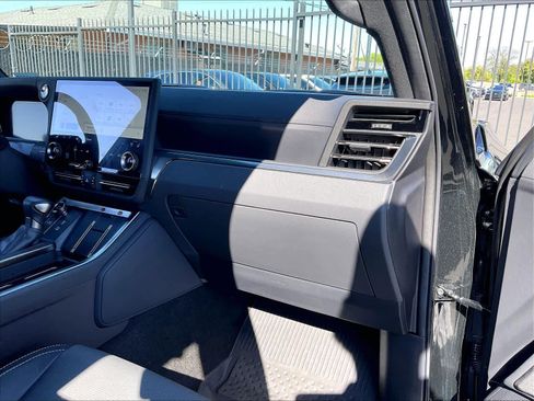 Used 2024 Lexus GX 550 Luxury w/ Accessory Package (2T) image 16