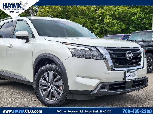 Used 2024 Nissan Pathfinder SV AWD/4WD image 2