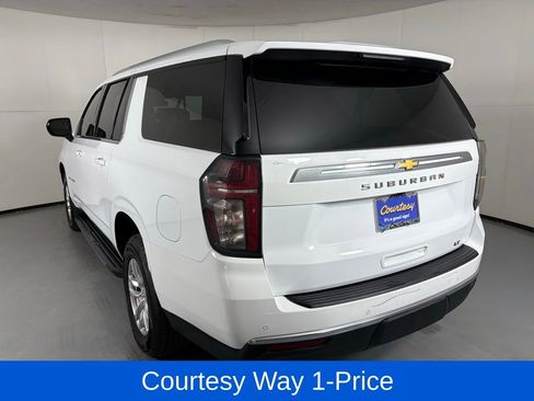 Used 2024 Chevrolet Suburban LT RWD image 8