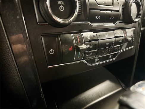 Used 2018 Ford Explorer XLT w/ Equipment Group 202A image 22