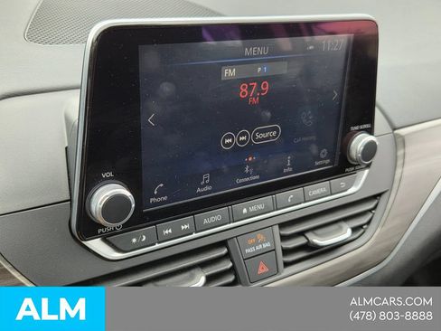 Used 2025 Nissan Altima 2.5 SV FWD image 16