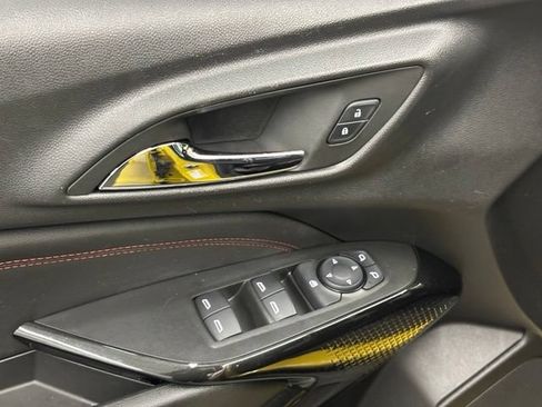 Used 2024 Chevrolet Trax RS w/ Sunroof Package FWD image 16