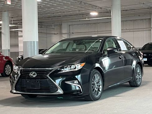 Used 2018 Lexus ES 350 w/ Premier Package FWD image 4