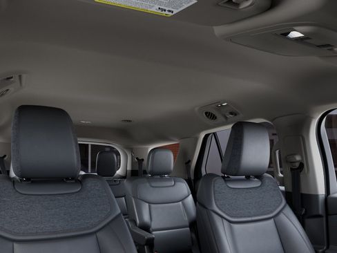 New 2027 Ford Explorer Active w/ Active Comfort Package RWD image 22