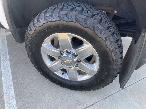 Used 2022 Chevrolet Silverado 3500 LTZ w/ LTZ Convenience Package image 6