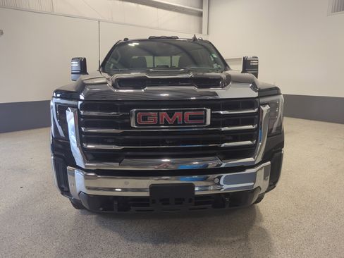 Used 2024 GMC Sierra 2500 SLT w/ SLT Premium Package AWD/4WD image 8