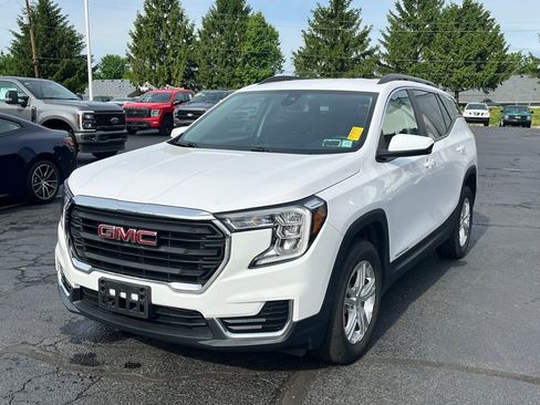 Used 2022 GMC Terrain SLE w/ Driver Convenience Package AWD/4WD image 2