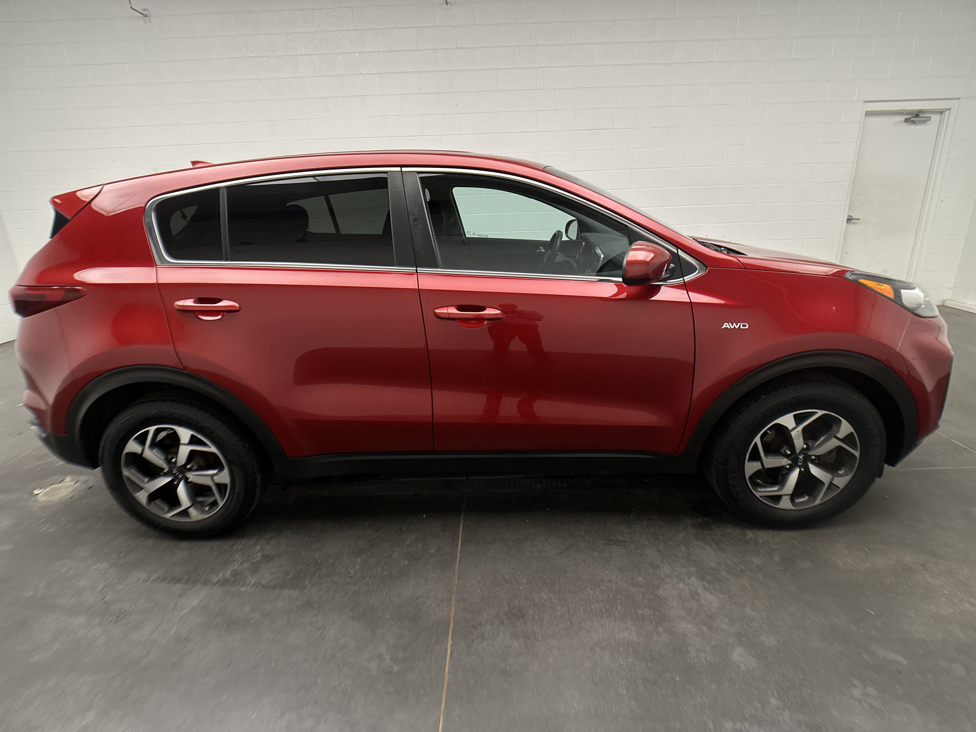Used 2020 Kia Sportage LX AWD/4WD image 9
