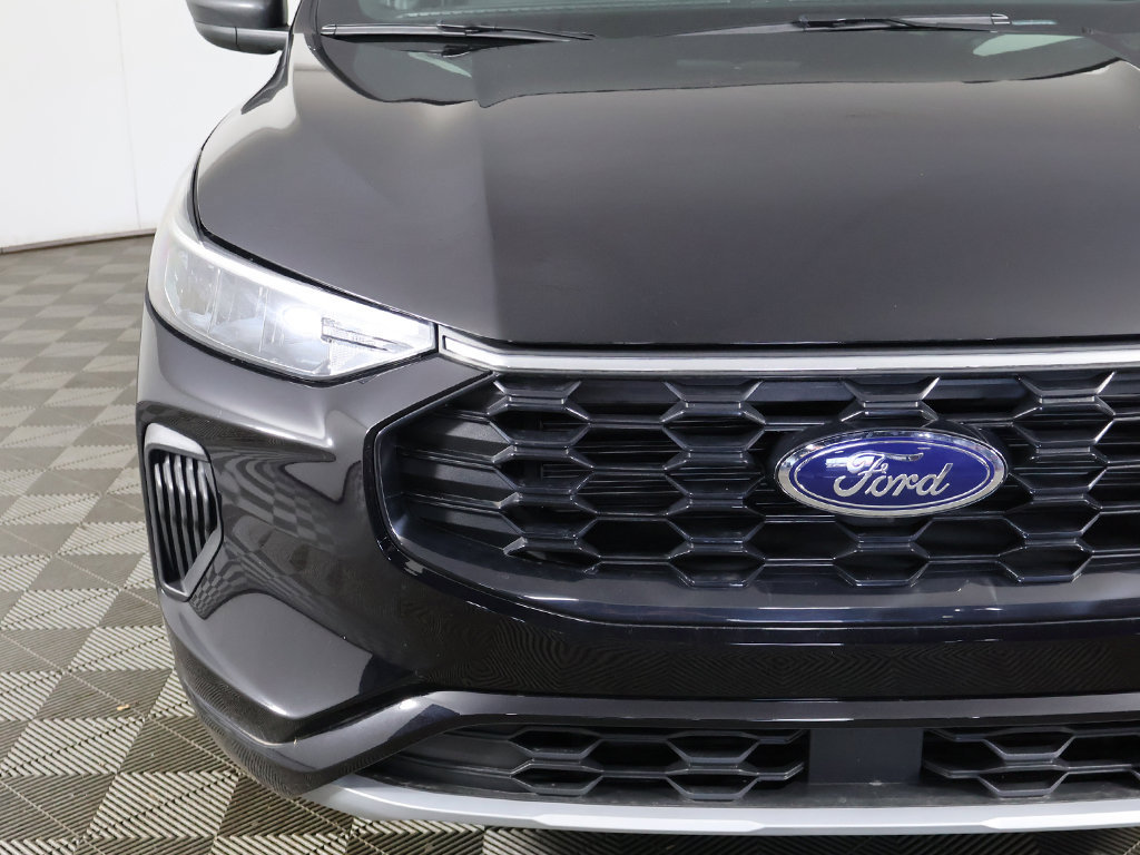 Used 2024 Ford Escape ST-Line w/ Tech Pack #1 AWD/4WD image 13