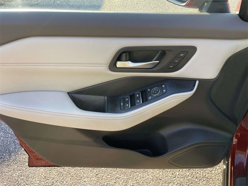 Certified 2023 Nissan Rogue SL w/ SL Premium Package image 16