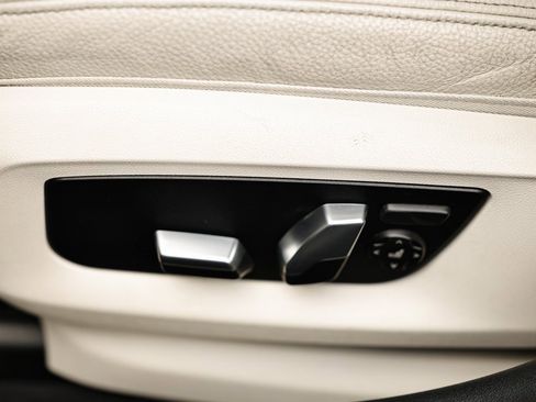 Used 2023 BMW 530i xDrive w/ Convenience Package image 22