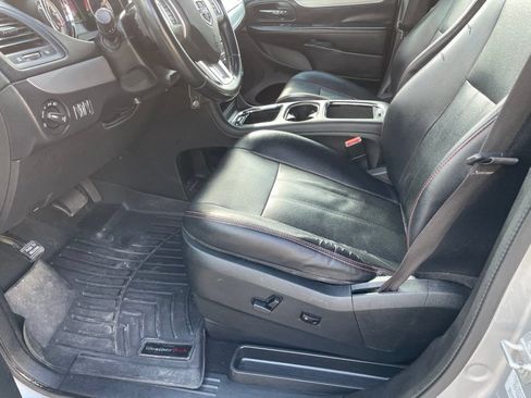 Used 2017 Dodge Grand Caravan GT FWD image 14
