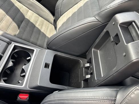 Used 2024 Mitsubishi Outlander SE AWD/4WD image 27