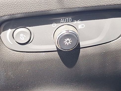 Certified 2022 Chevrolet Traverse LT image 39