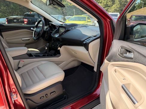 Used 2017 Ford Escape Titanium FWD image 19