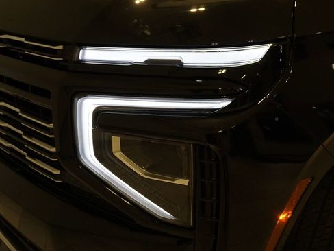 Certified 2025 Chevrolet Tahoe High Country w/ Sun And Tow Package image 37